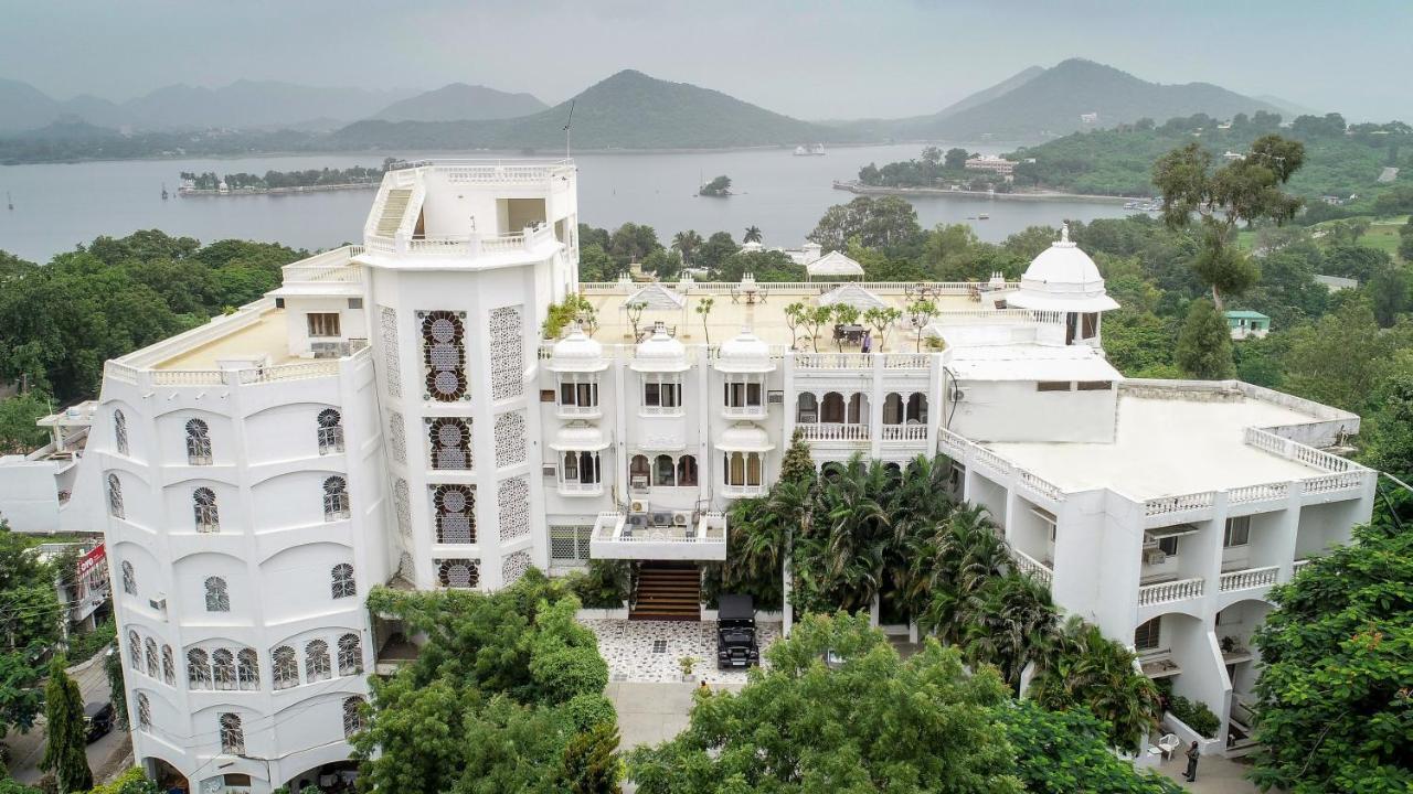 Hotel Hilltop Palace Udaipur Exterior photo