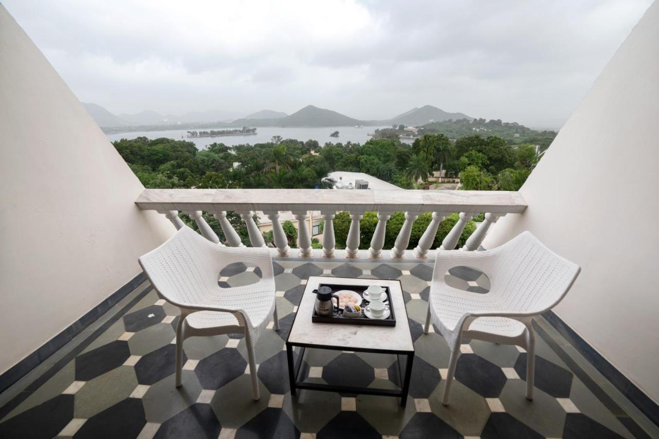 Hotel Hilltop Palace Udaipur Exterior photo