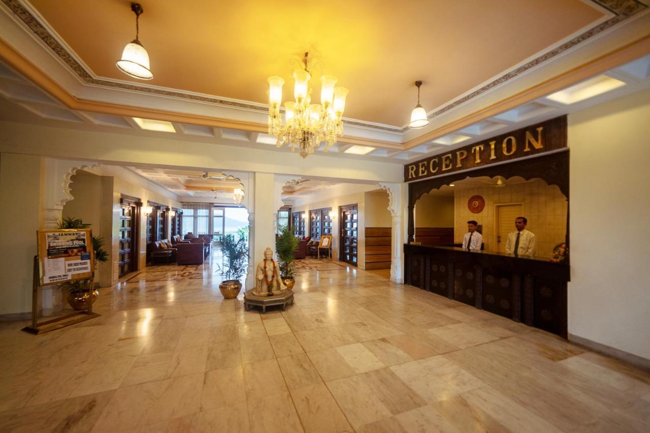 Hotel Hilltop Palace Udaipur Exterior photo