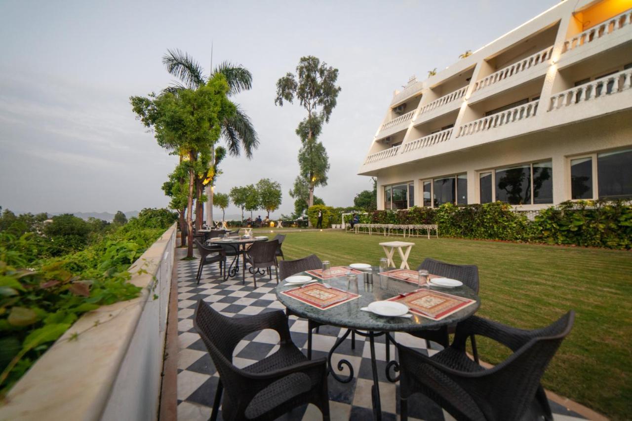Hotel Hilltop Palace Udaipur Exterior photo