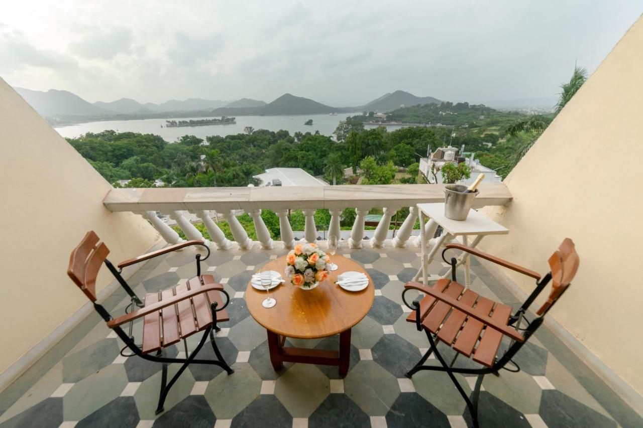 Hotel Hilltop Palace Udaipur Exterior photo