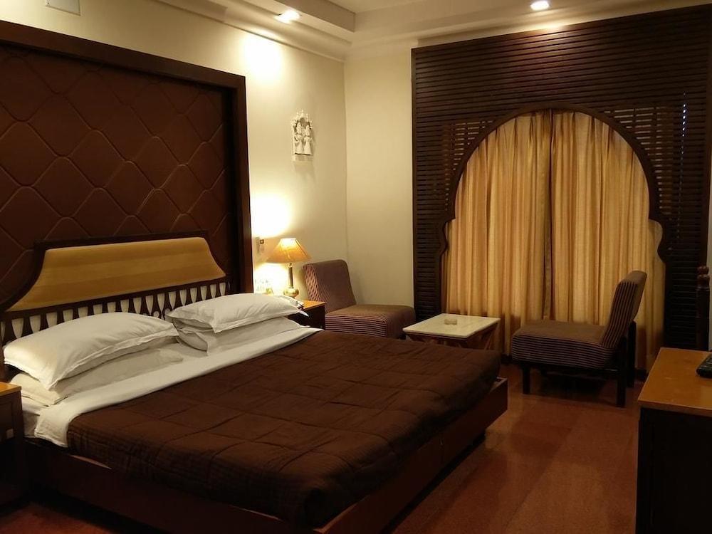 Hotel Hilltop Palace Udaipur Exterior photo