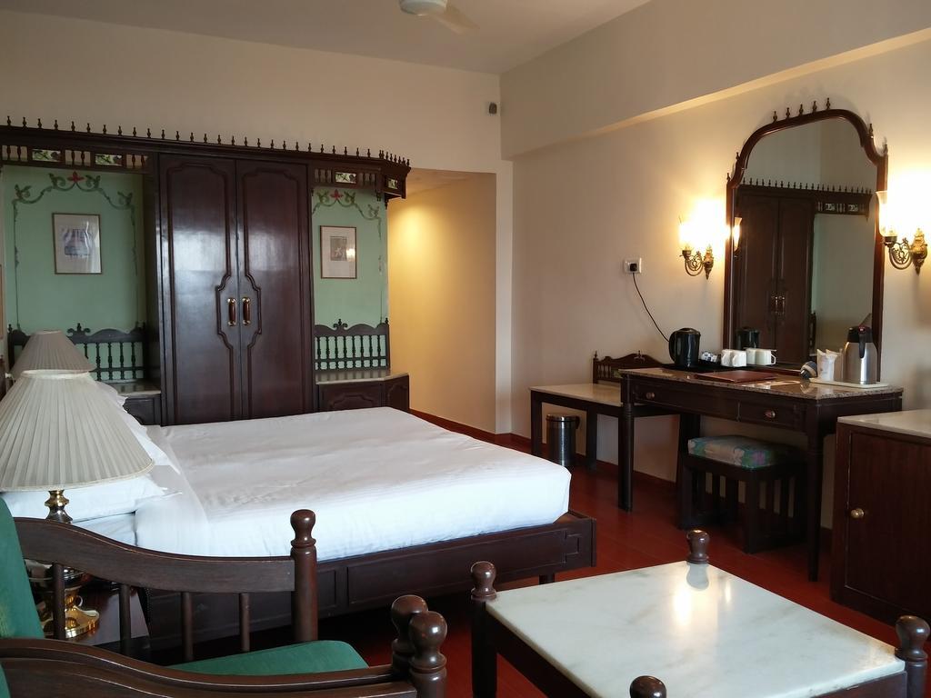 Hotel Hilltop Palace Udaipur Exterior photo