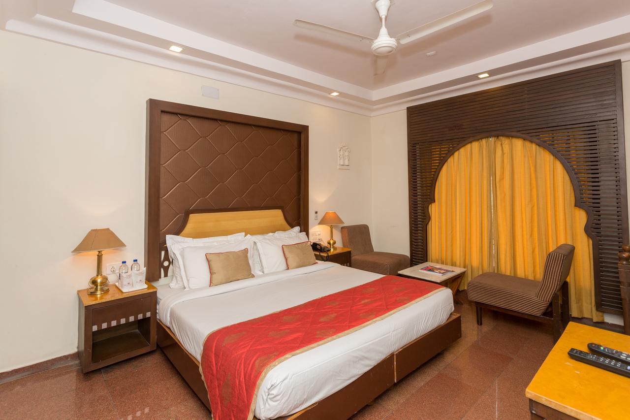 Hotel Hilltop Palace Udaipur Exterior photo