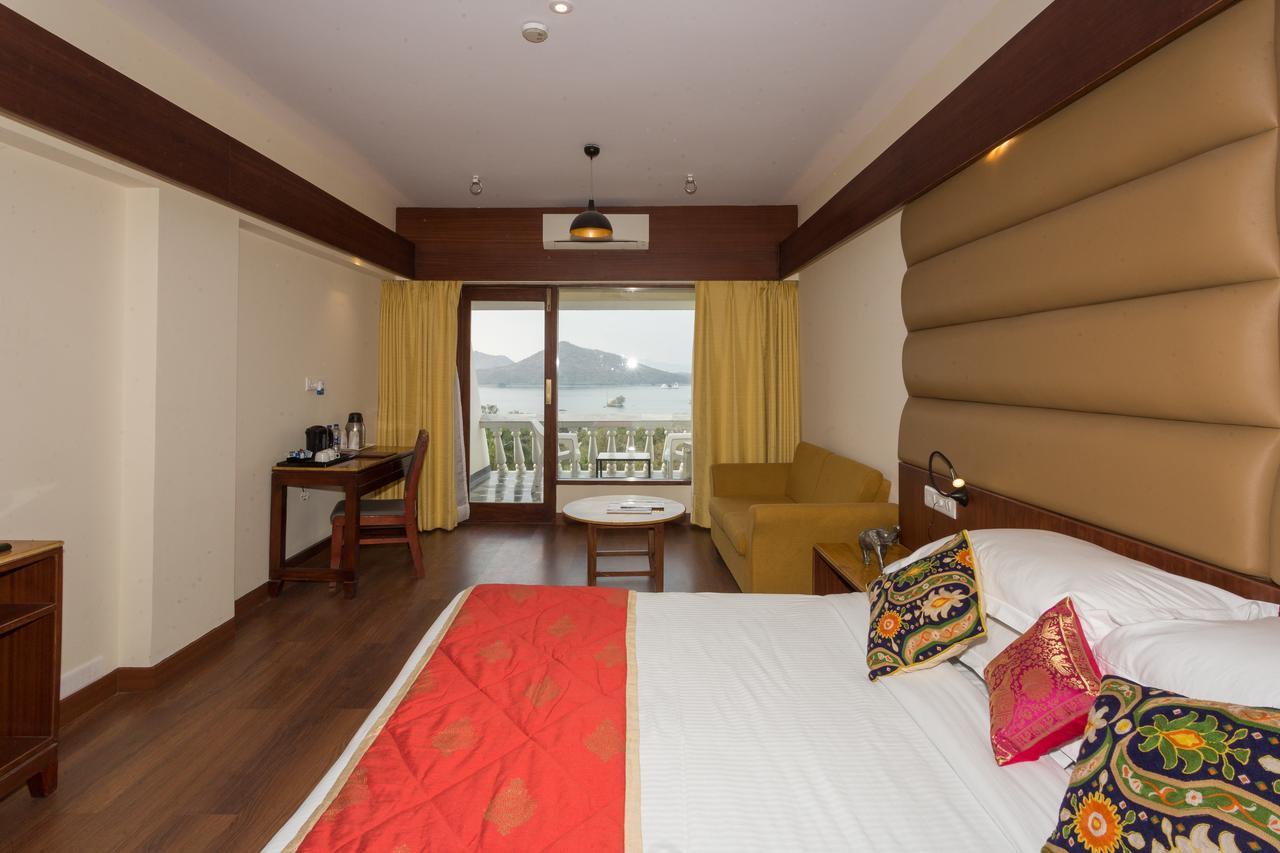 Hotel Hilltop Palace Udaipur Exterior photo