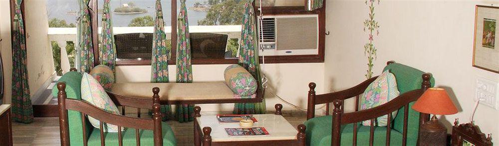 Hotel Hilltop Palace Udaipur Exterior photo